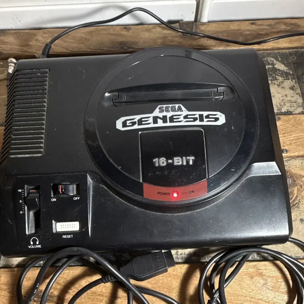 SEGA Genesis 16-Bit Console Model 1601 NTSC-U/C w/ 2 Controllers RF Switch